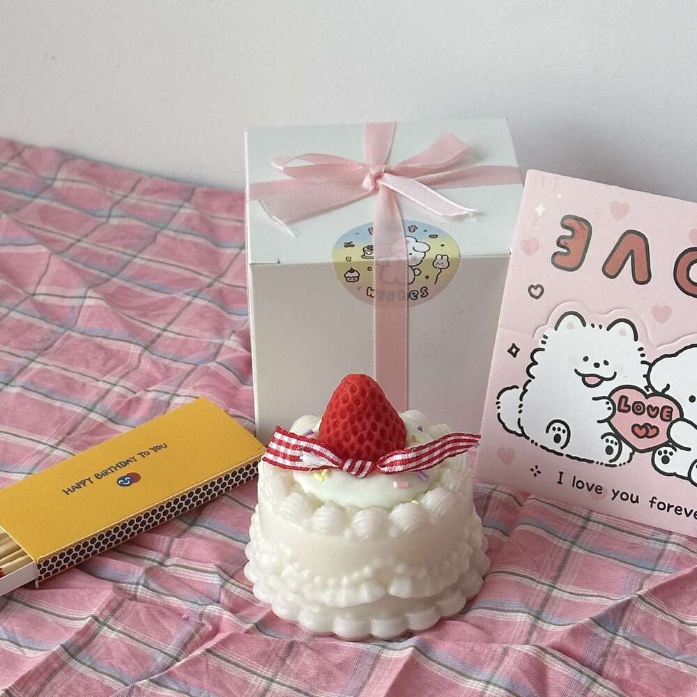 Strawberry Cake Premium Scented Candle Birthday Niche Smokeless Best Friend Graduation Christmas Gift Box Souvenir W260304