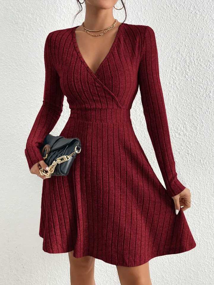 Ladies autumn and winter sexy Bodycon sweater mini skirt Slim V-neck long-sleeved knitted dress M260304