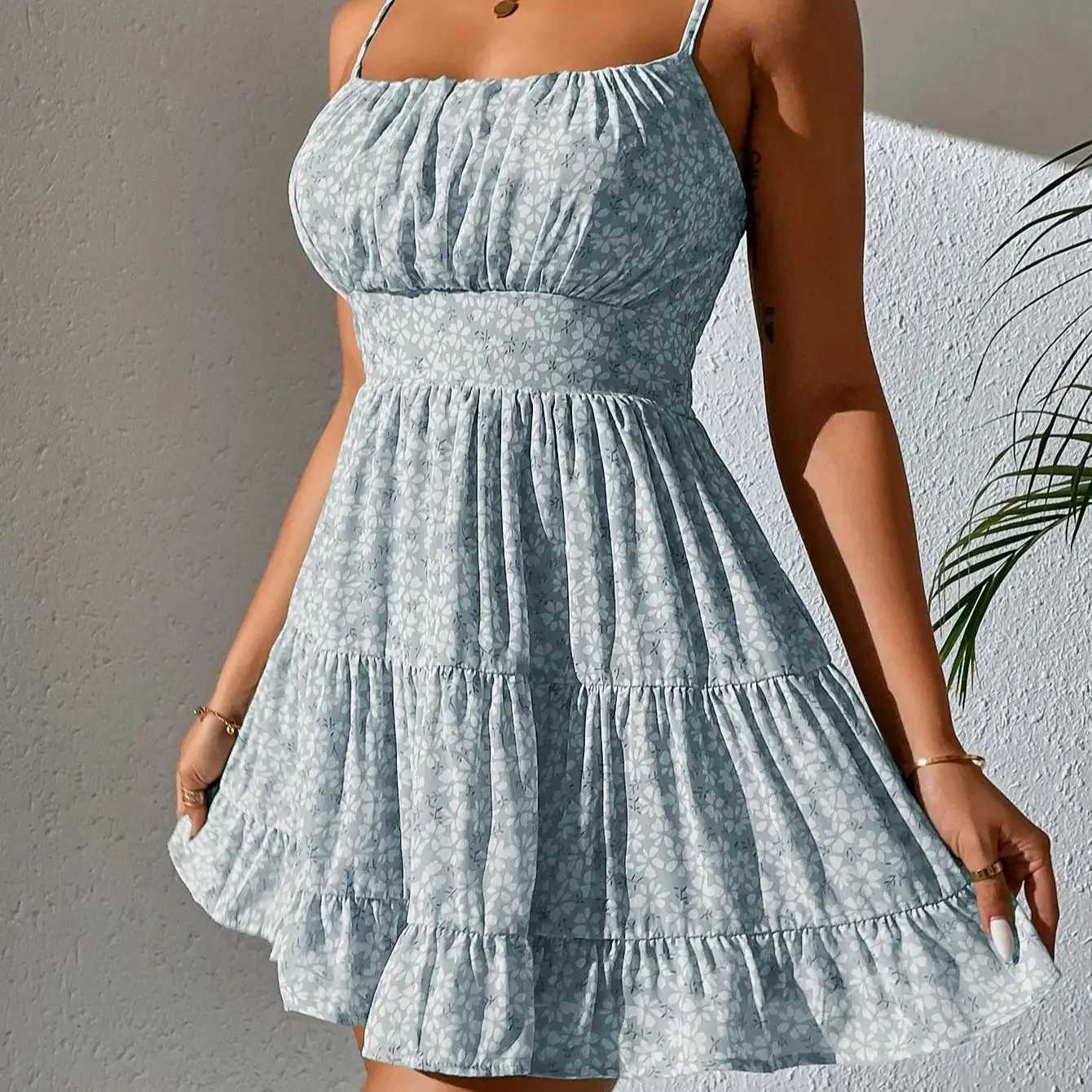 French Short dress 2024 Summer Cool Skirt Street personality fashion temperament slim waist small floral halter M260304