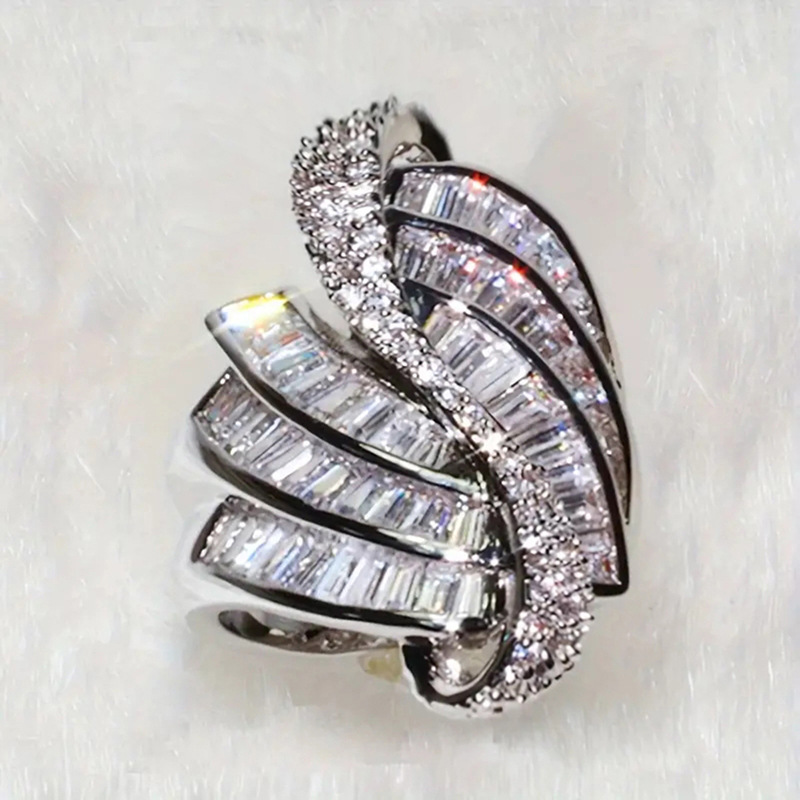 2026 Elegant Top Sell Wedding Rings Luxury Jewelry 10KT White Gold Fill Full T Princess Cut White Topaz CZ Diamond Gemstones Eternity Women Bride Ring