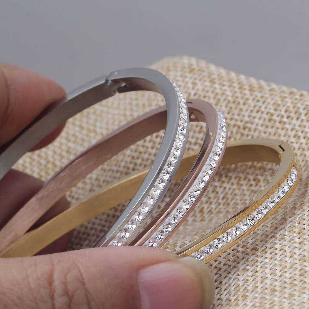 New 4MM18K gold three-color single-row terracoclay diamond-encrusted personalized bracelet XJ260303