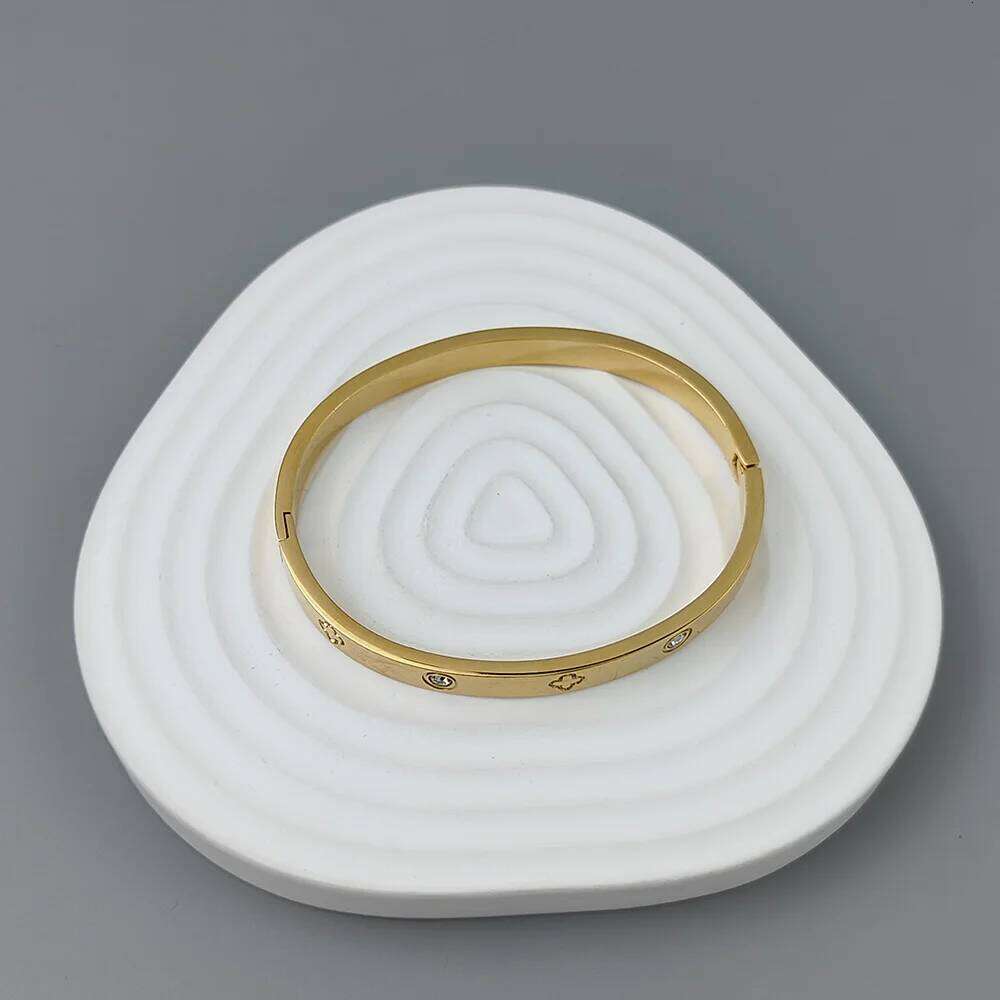 New zircon stainless steel gold-plated women's high-quality waterproof metal bracelet, party jewelry XJ260303