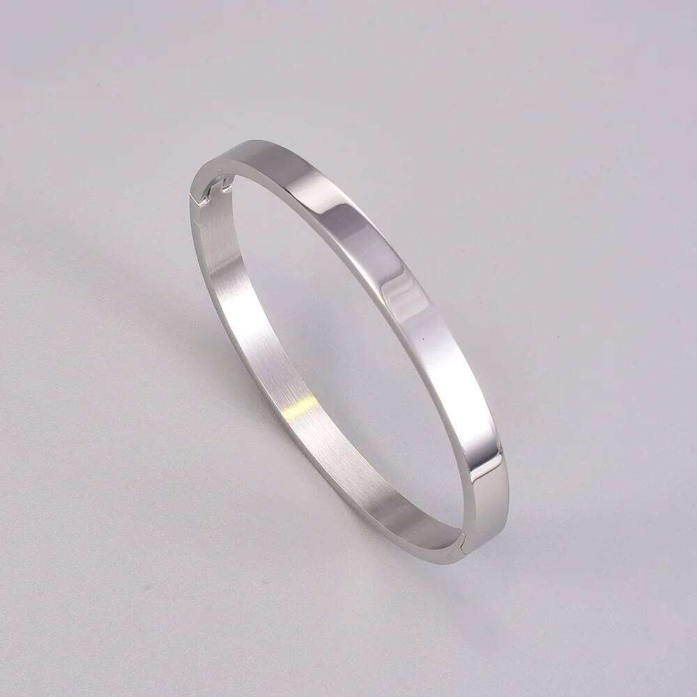 C02 Popular foreign trade item: Simple and fashionable, plain geometric stainless steel, gold smooth bracelet XJ260303