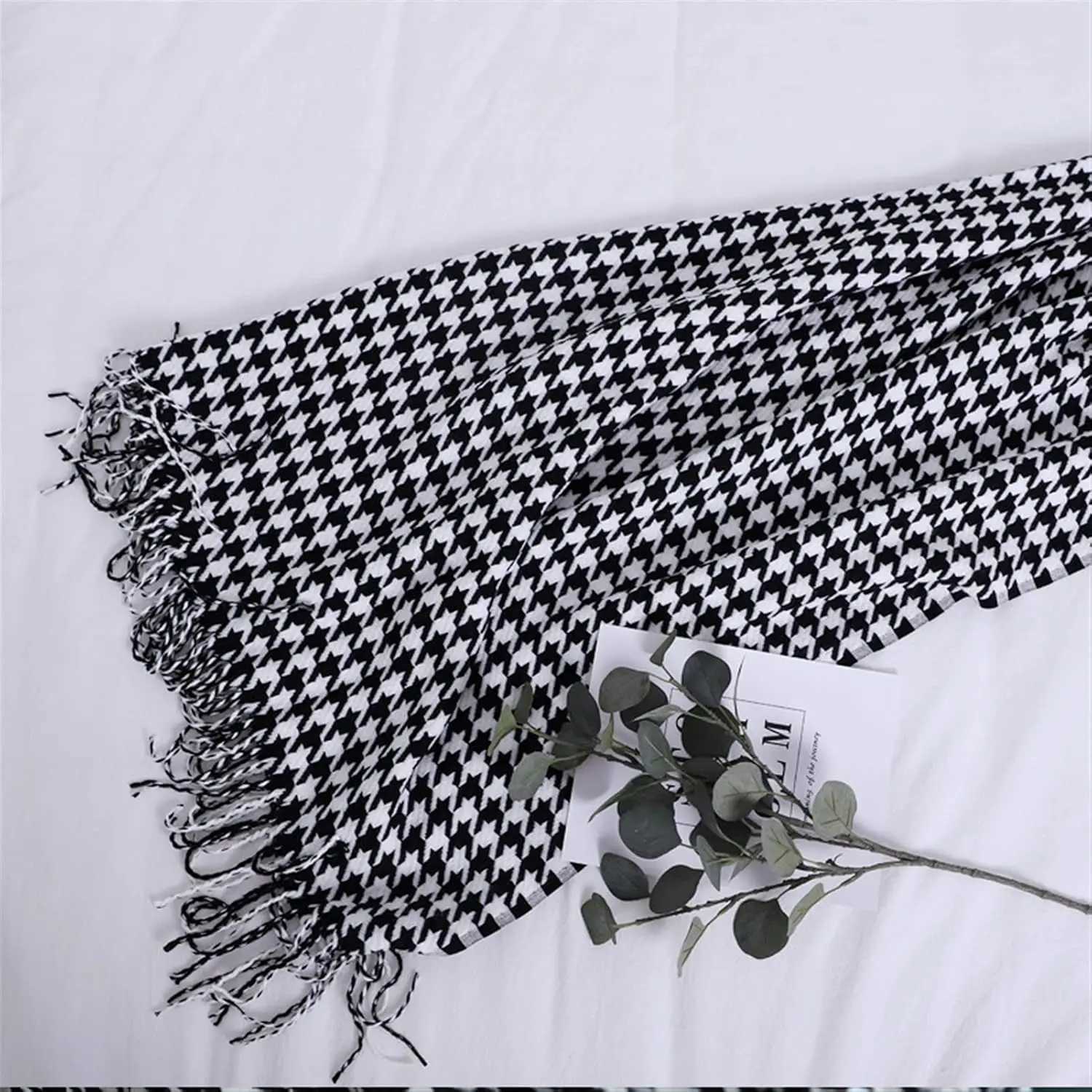 Houndstooth Chunky Blanket Black White Boho Tassel ThrowT260304