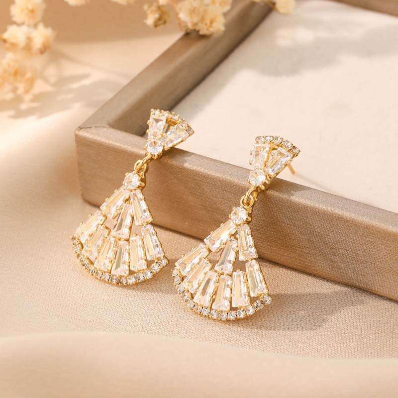 Micro-inlaid Zircon Fan-shaped Personalized With An Elegant Design Versatile Earrings