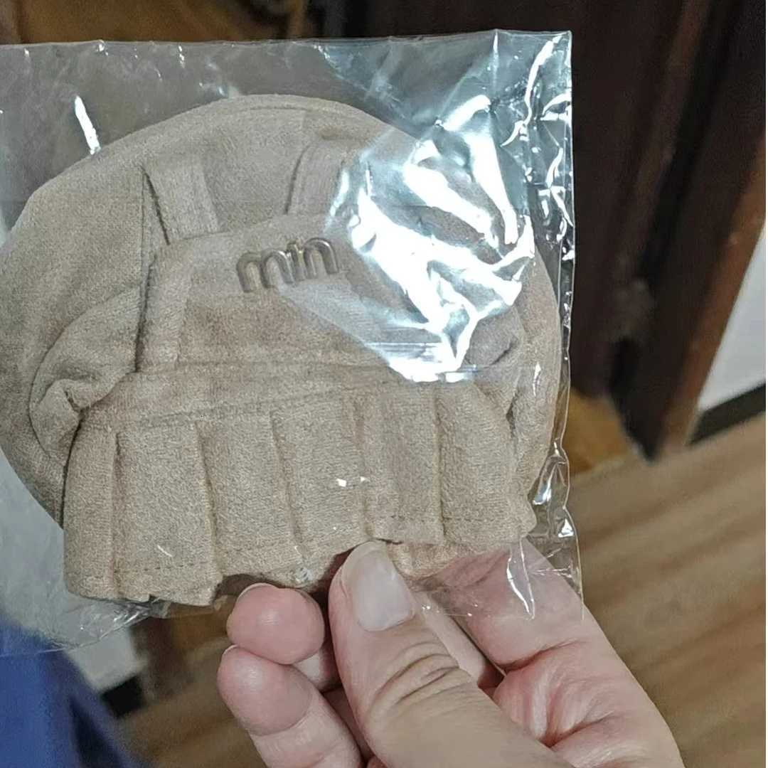 Labubu 17cm Pinafore Dress Set - Celebrity Style Beret Outfit, Doll Clothing GiftT260304