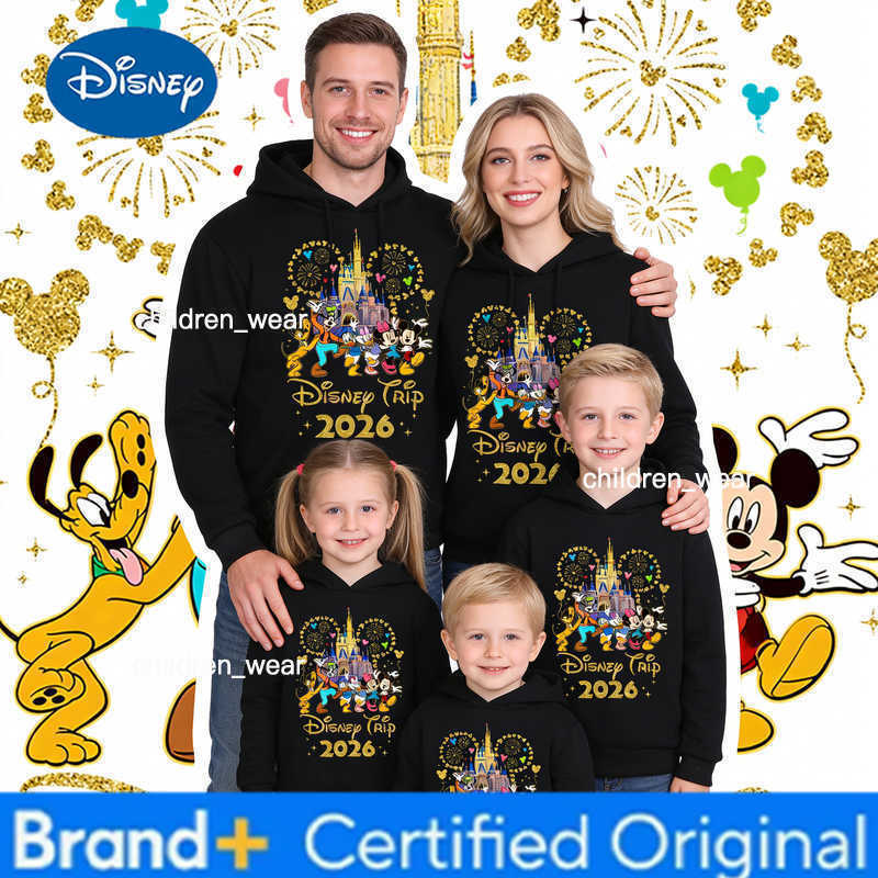 Disney 2026 Autumn Winter Premium Cotton Parent-Child Hoodies Cozy Golden Castle Friends Print Family Matching Casual Hooded H260304