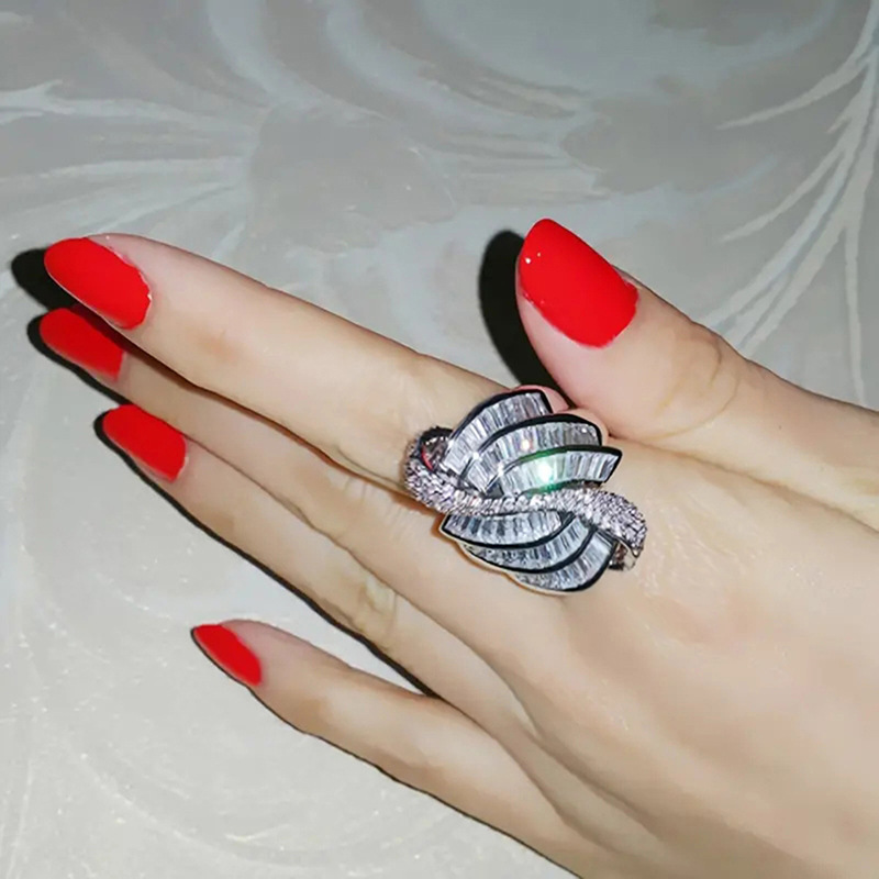 2026 Elegant Top Sell Wedding Rings Luxury Jewelry 10KT White Gold Fill Full T Princess Cut White Topaz CZ Diamond Gemstones Eternity Women Bride Ring