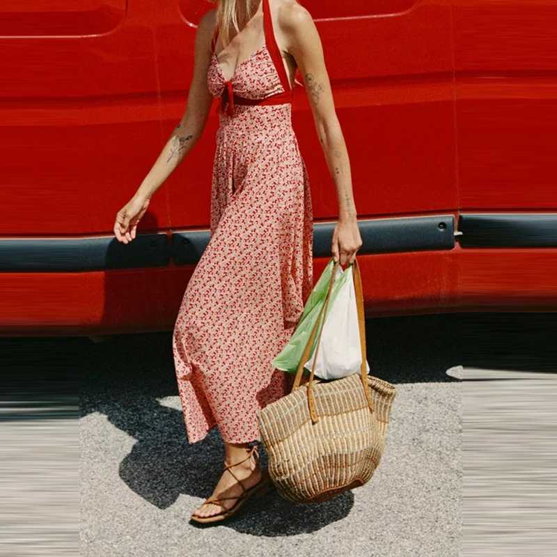 Comfortable sleeveless backless long skirt holiday style suspender elegant lace up dress fashionable party summer printed dress M260304