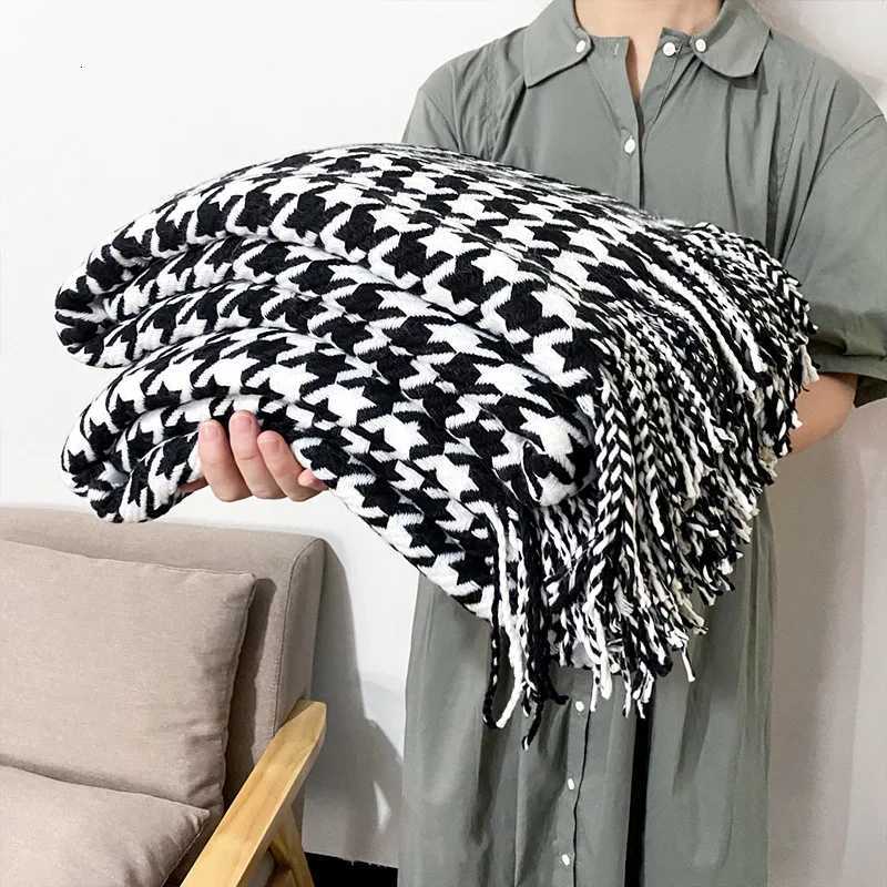Houndstooth Chunky Blanket Black White Boho Tassel ThrowT260304