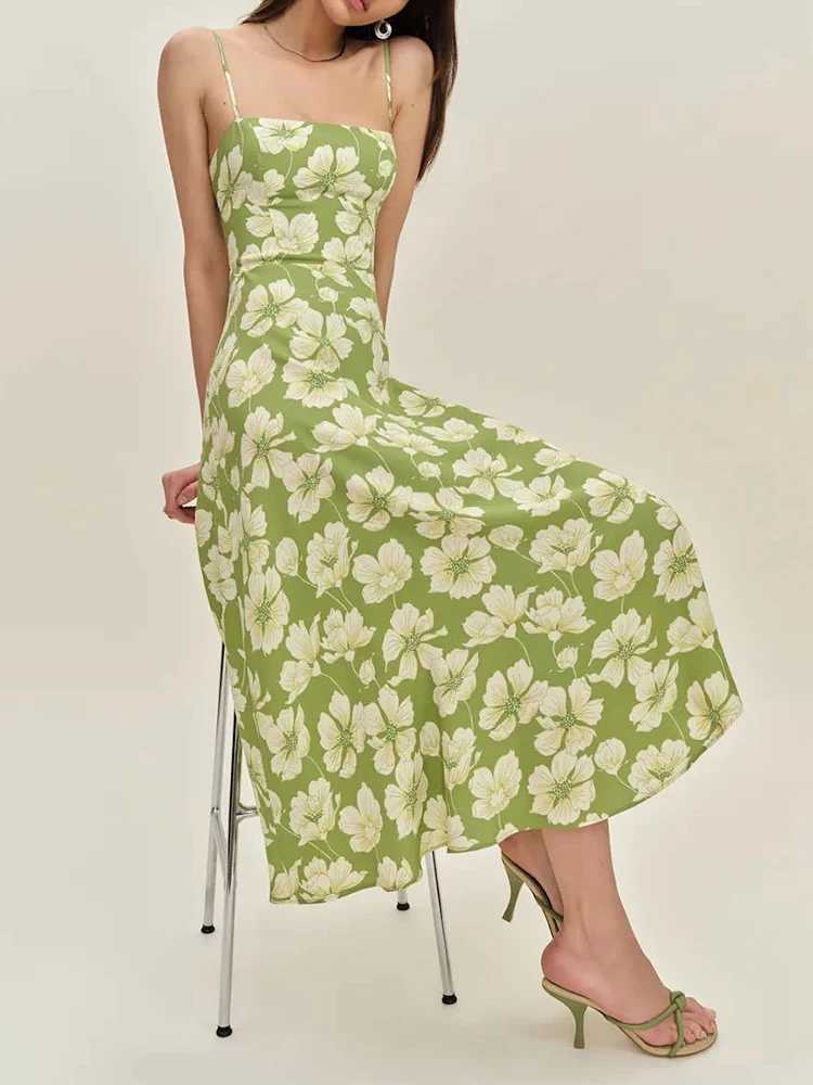 Summer New High Waist Big Hem Pleat Dress Elegant Lady Backless Fit Commute Dress Floral Printed Sleeveless Halter Evening Dress M260304