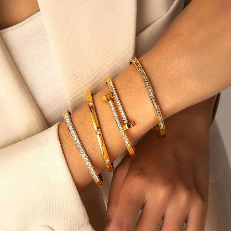 Fashionable Minimalist Nail With Starry Sky Diamond Inlay Colorfast Versatile Stainless Steel Bracelet XJ260303