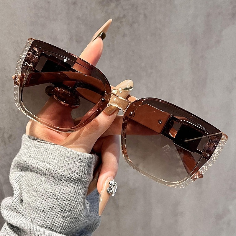 New Fashion Large Frame Outdoor Sports Sunglasses Fashion Simple Sunshade Sunglasses High End Personalized Trendy Brand Designer Sunglasses Wholesale