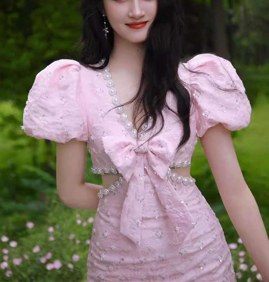 Designer Fashion Celebrity Style Heavy Luxury Beaded Tie Waist Dew Slimming Dress 2026