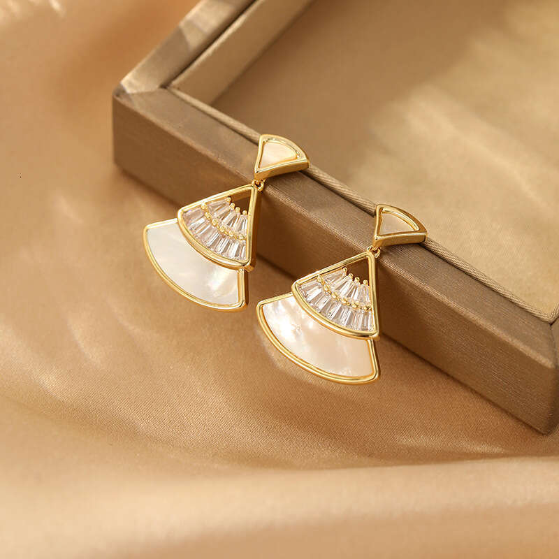 Korean-style Simple Fan-shaped Mother-of-pearl Earrings High-end Feel Inlaid With Zirconia 925 Silver Needle Studs