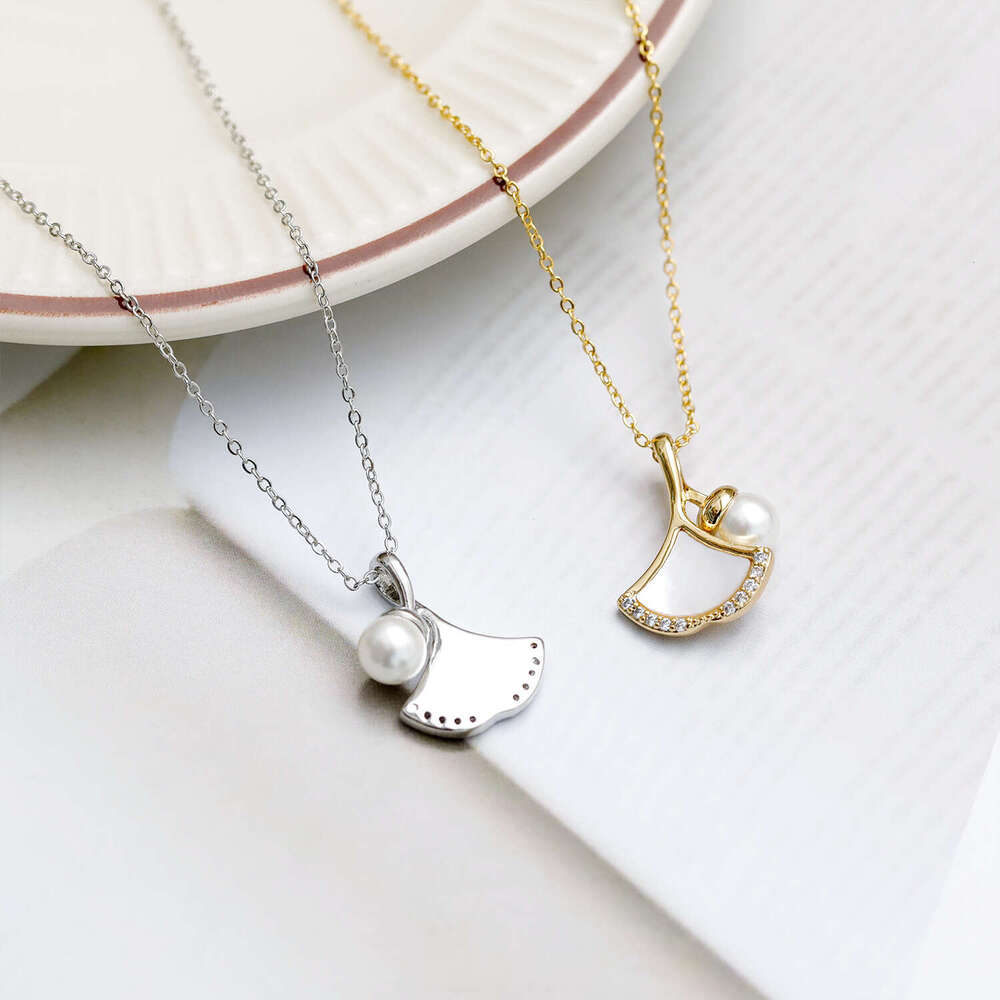 Shell Ginkgo Leaf Necklace Women Light Luxury Suitable For Commuting Clavicle With Pearl Pendant Sweater Chain