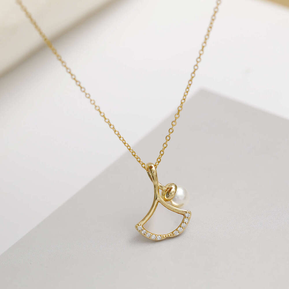 Shell Ginkgo Leaf Necklace Women Light Luxury Suitable For Commuting Clavicle With Pearl Pendant Sweater Chain