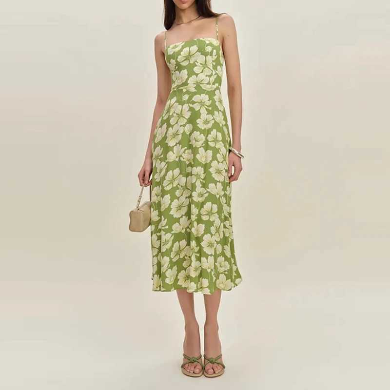 Summer New High Waist Big Hem Pleat Dress Elegant Lady Backless Fit Commute Dress Floral Printed Sleeveless Halter Evening Dress M260304