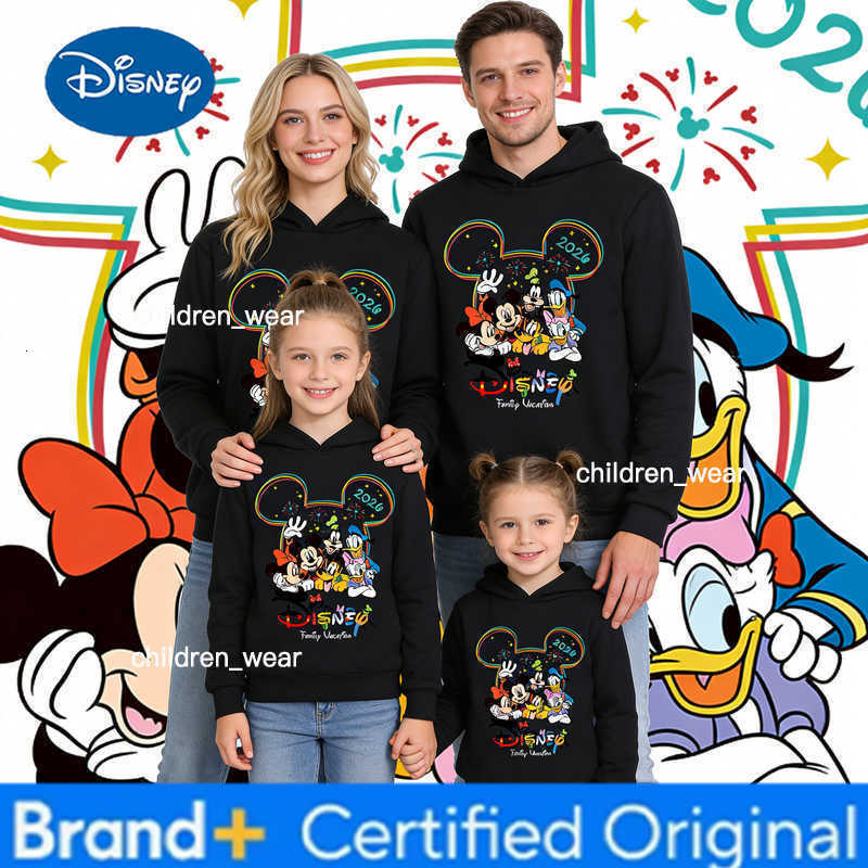 Disney 2026 Autumn Winter Vacation Parent-Child Hoodies 100 Cotton Mickey Friends Print Family Matching Hooded for Men Women H260304