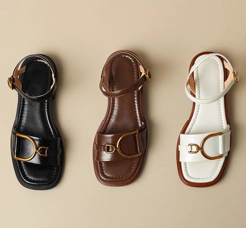 Fashionable and versatile women's new sandals 2026 outdoor best-selling beach vacation thick soled buckle sandals black brown beige