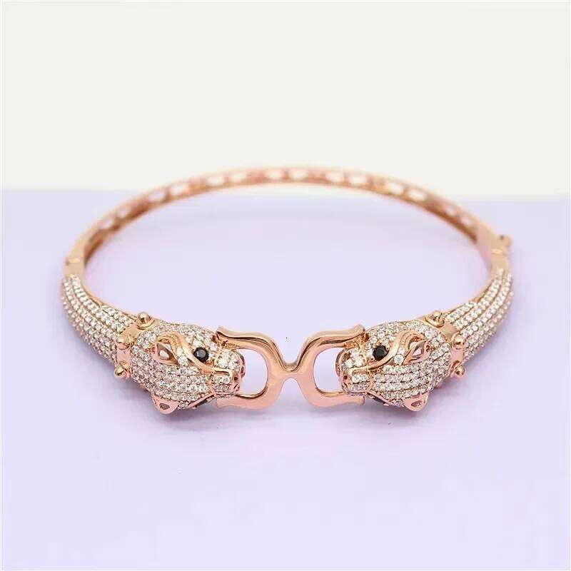 585 Purple Plated 14K Rose Gold Luxury Micro Inlay Crystal Fashion Leopard Head Bracelet for Women Classic Wedding Jewelry XJ260303