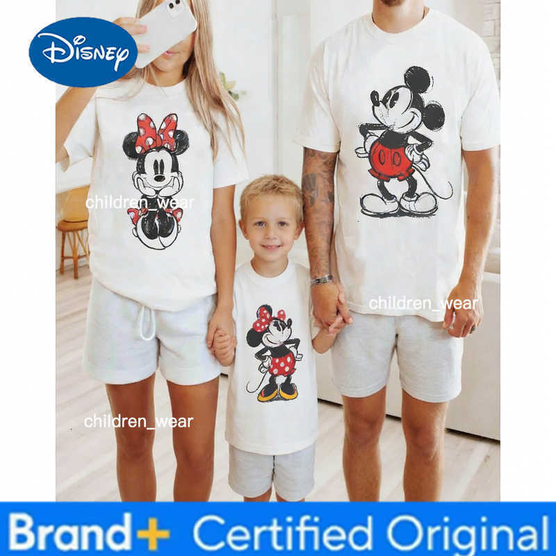 Disney 2026 Summer Mickey and Minnie T-shirt Parent-child Family Adult Children Fashion Cotton Short-sleeved Loose Casual Shirt H260304