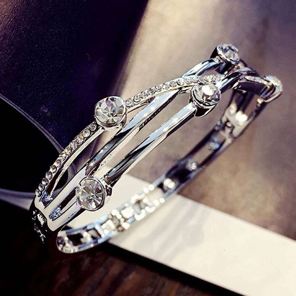 Hot Selling 18K gold-plated titanium steel full diamond bracelet super flash High Quality Bracelet For Women Jewelry XJ260303