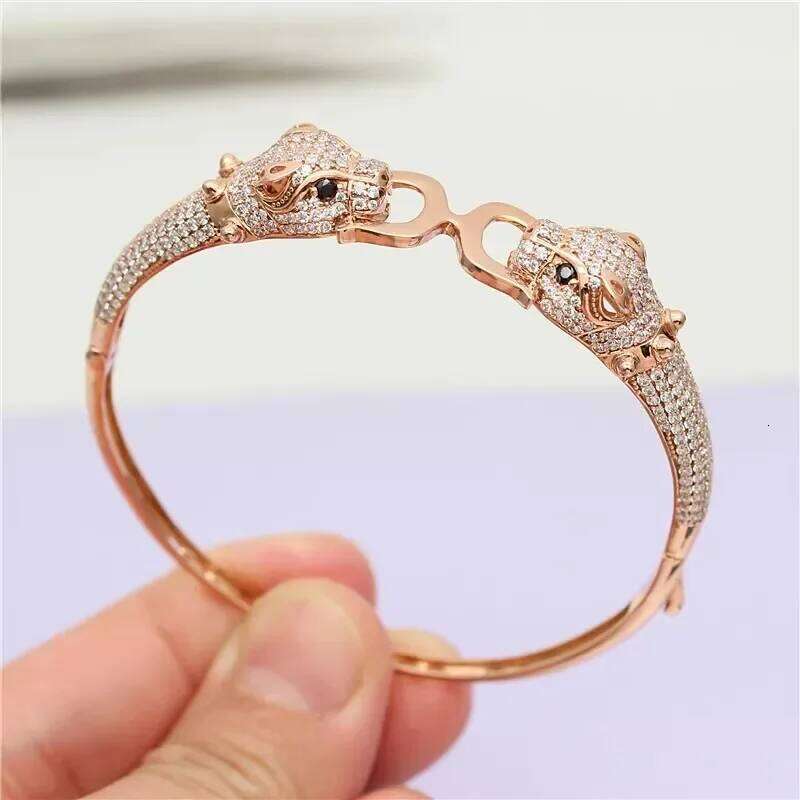 585 Purple Plated 14K Rose Gold Luxury Micro Inlay Crystal Fashion Leopard Head Bracelet for Women Classic Wedding Jewelry XJ260303