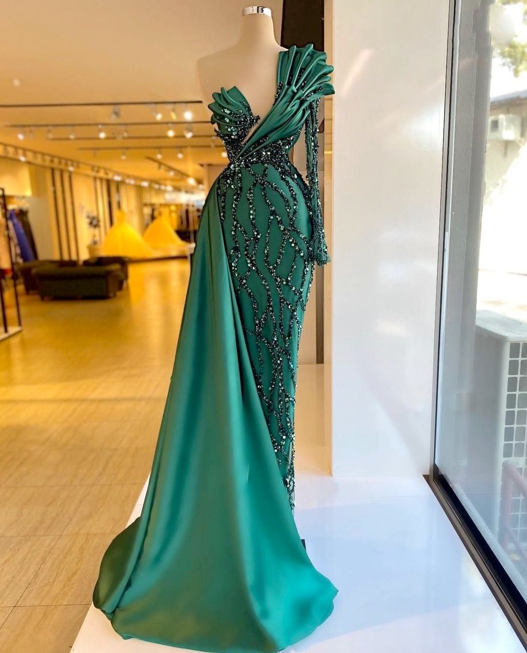 Prom Emerald Green Mermaid One Shoulder Sequins Party Dresses Ruffles Glitter Celebrity Custom Made Evening Gowns M04