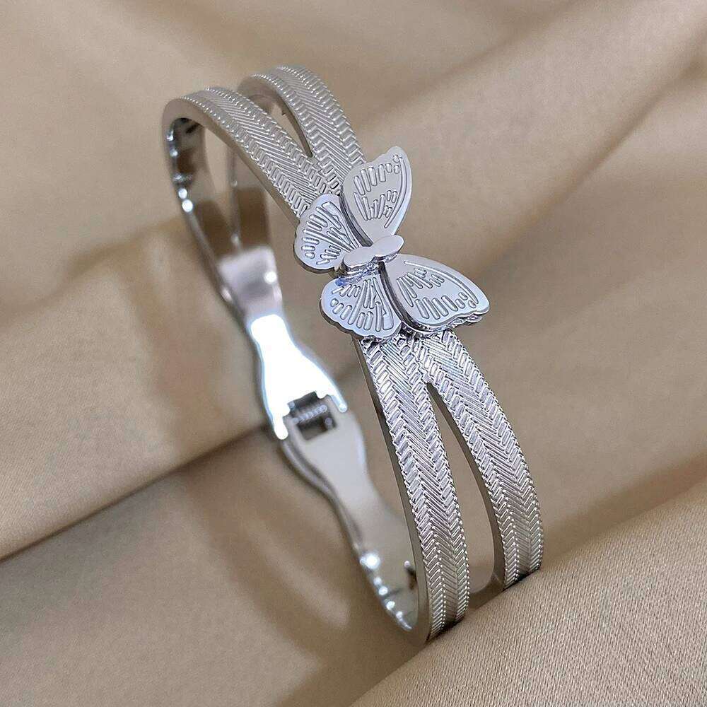 Trendy Butterfly Stainless Steel Charm Bracelet For Women Girls Sweet Gold Silver Color Waterproof Cuff Bangle Party Jewelry XJ260303