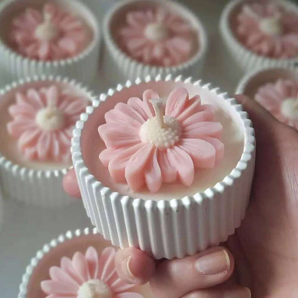 Handmade Daisy Gypsum with Unique Container, Pear Freesia Scented Soy Wax Candle Home, Aromatherapy Gift for Women W260304