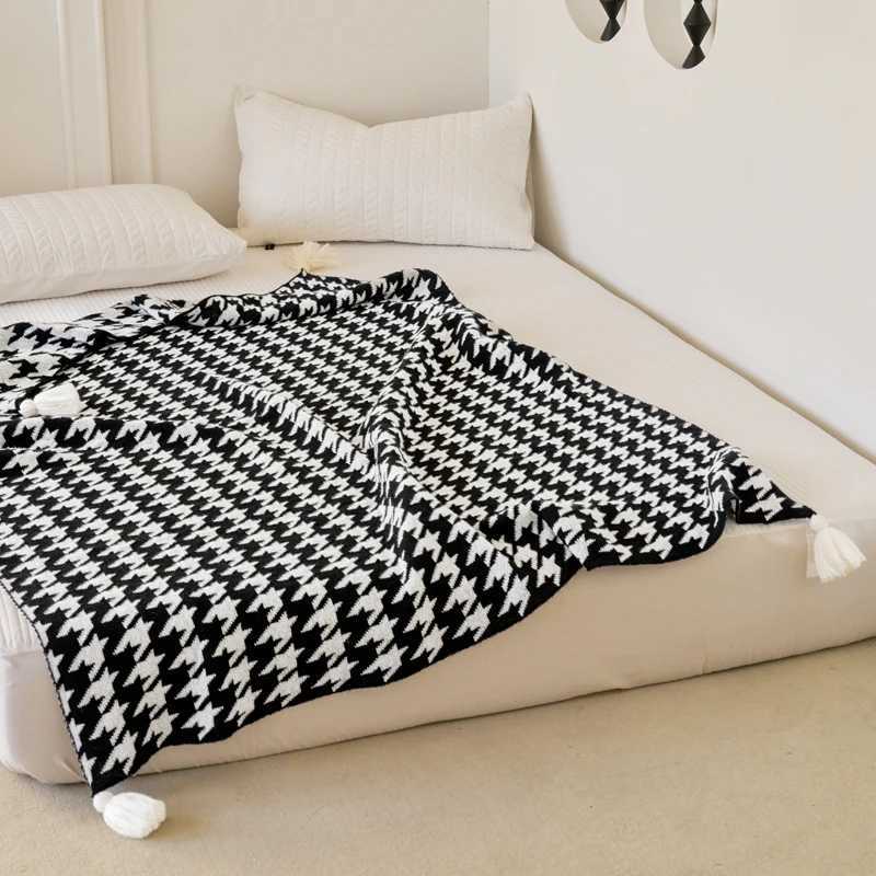 Black and White Houndstooth Pattern Knitted Throw Blanket Soft Cozy Bed Cover Home Decor Modern Living Room Sofa CoverT260304