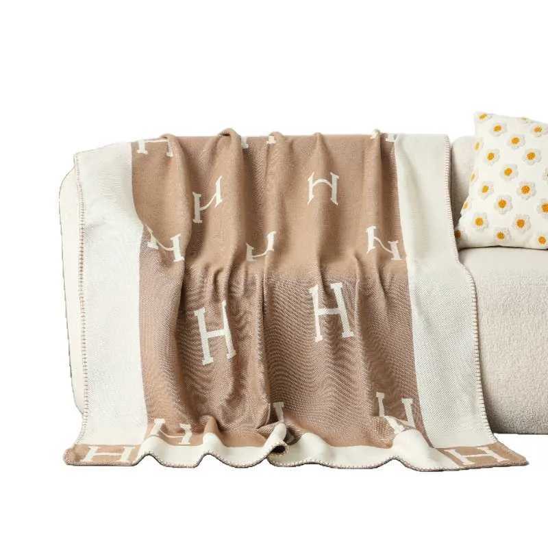 2026 New H Jacquard Knit Throw Blanket, Soft Reversible for Sofa, Office Nap, and Air Conditioning UseT260304
