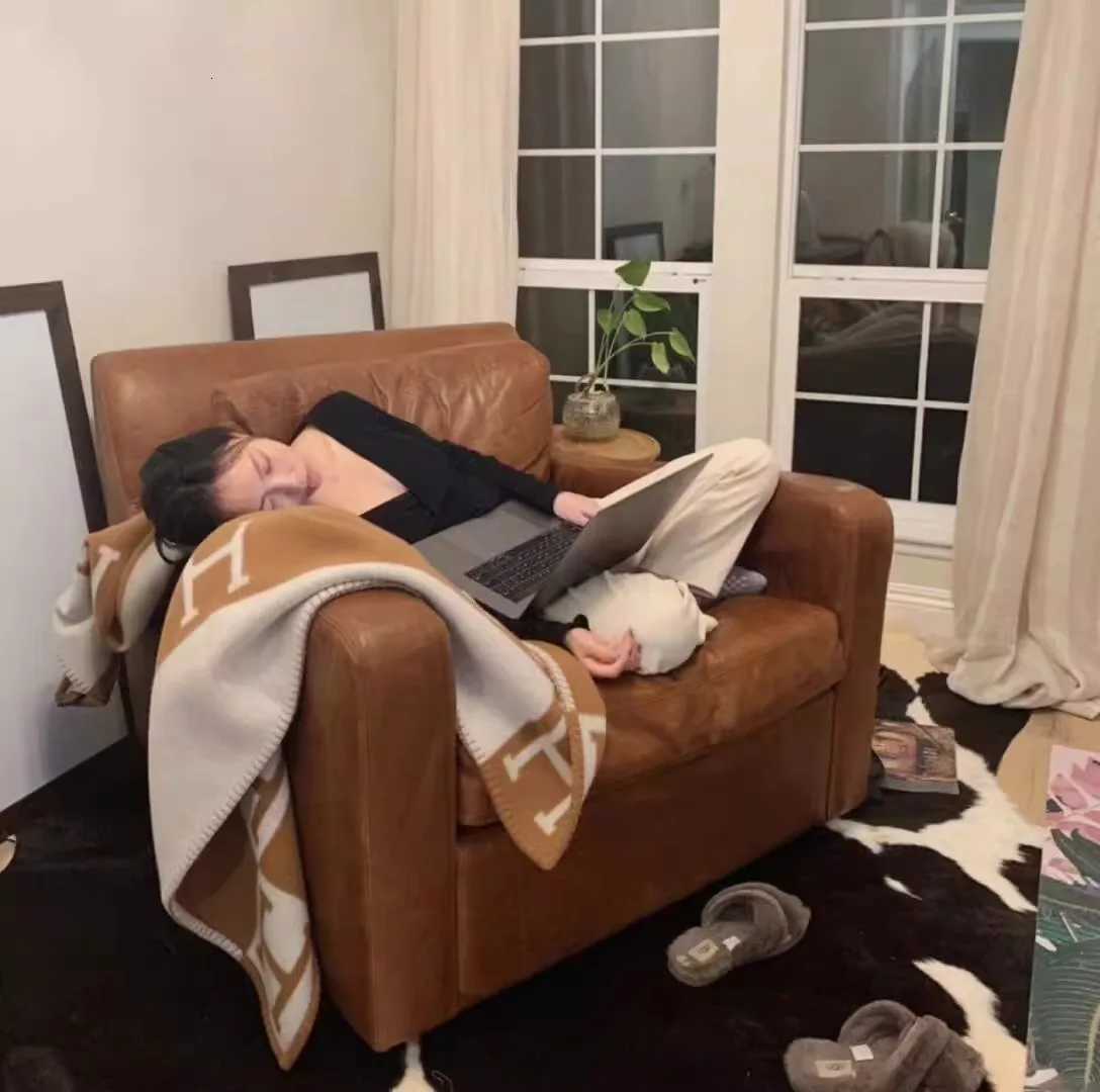 Haute Couture H Letter Wool Blanket, Soft Warm for Office Lunch Break & Sofa UseT260304