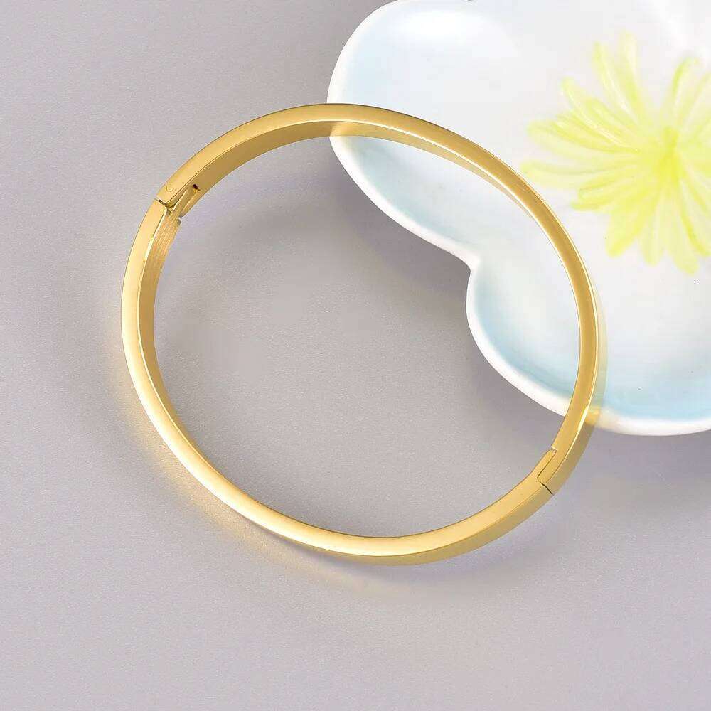 C02 Popular foreign trade item: Simple and fashionable, plain geometric stainless steel, gold smooth bracelet XJ260303