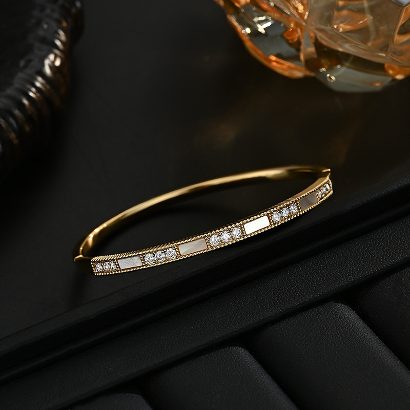 Real gold-plated micro-inlaid zircon luxury hand jewelry for women high-end natural shell geometric bracelet trendy bracelet 240521
