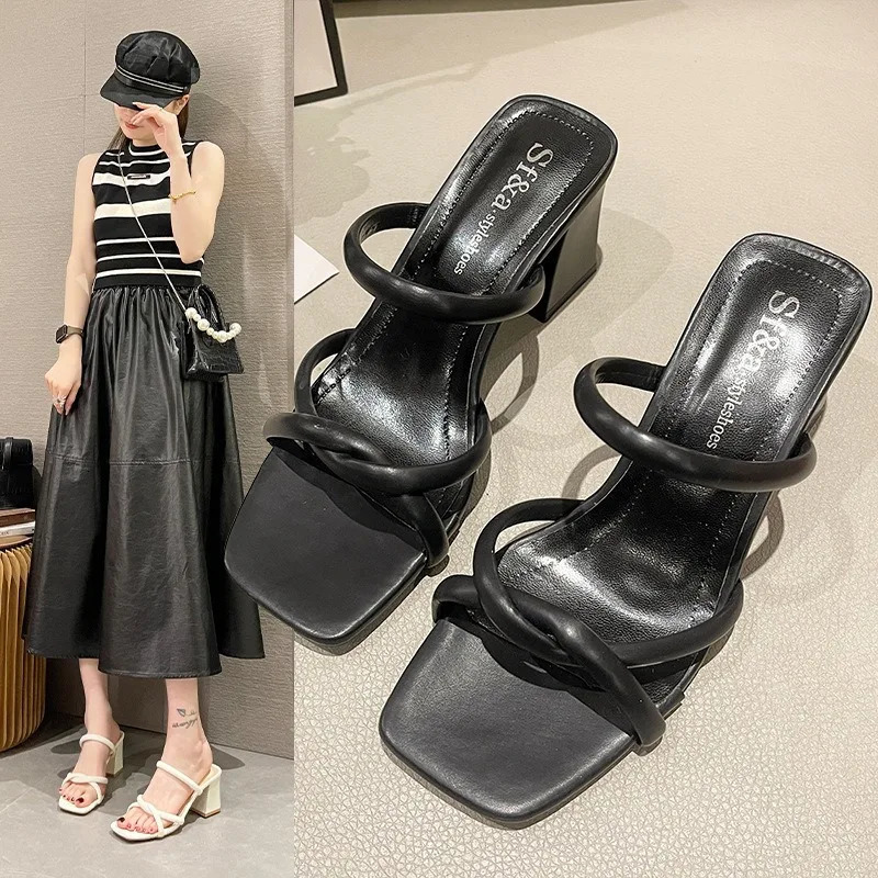 Summer Fashion Bare Toed Square Head Mid-heel Shoes Pleated Chunky Sandals with A Line Single Shoe Women 260305