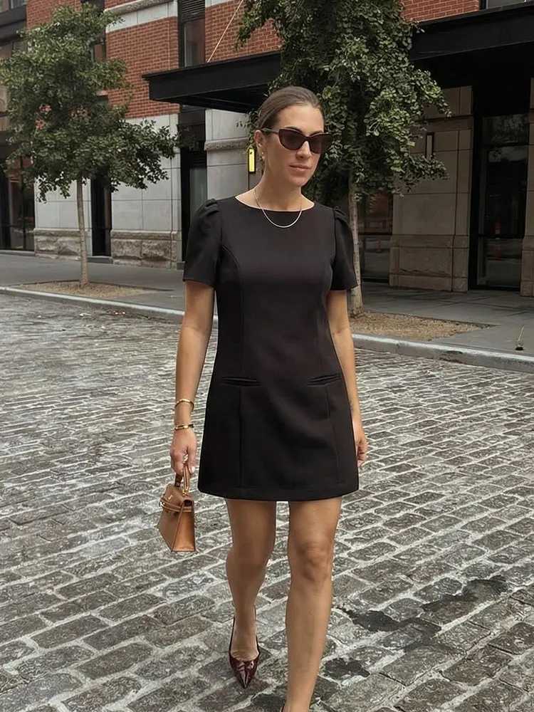 HH Women Vintage Black Short Puff Sleeve Dress Slim A-Line Mini Dress Fashion Summer Casual Basics Office Lady Chic Dresses M260304