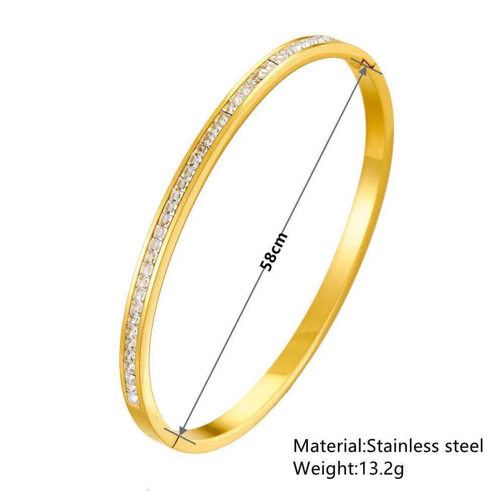 High-End Titanium Steel Bracelet for Girls Niche Non-Fading Design with Diamonds Exquisite Elegant In-Style Fashion Jewelry XJ260303