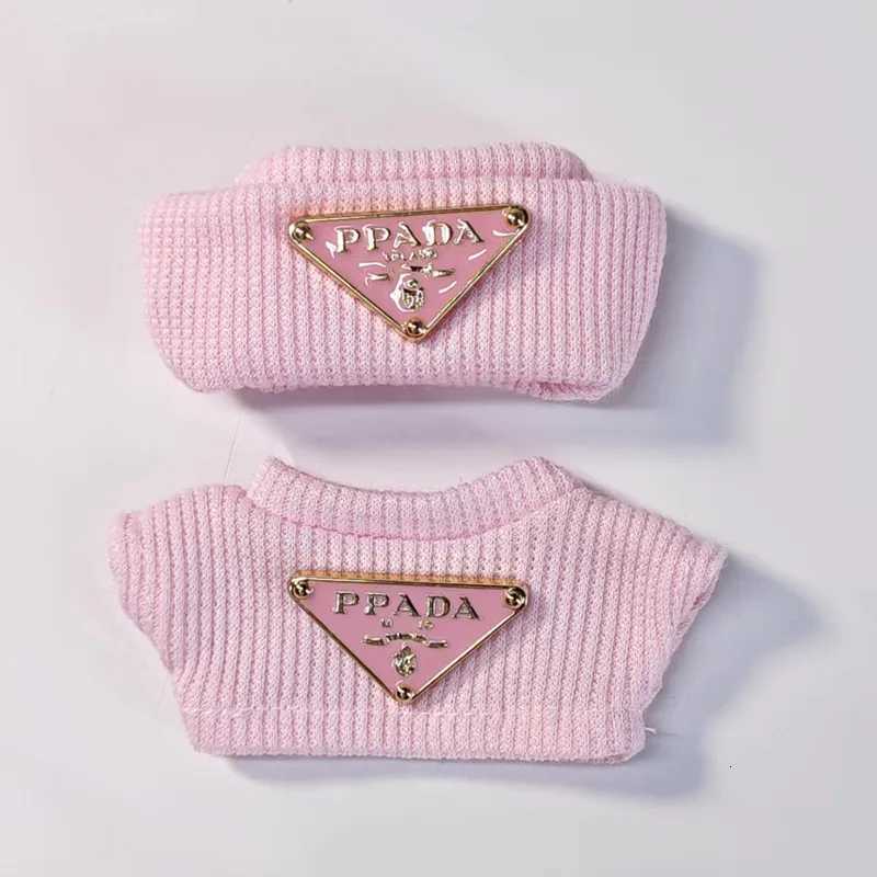 Red Triangle Badge Knit Set with Beanie & Sweatshirt for 10cm & 40cm V4 Labubu Dolls Festive Holiday GiftT260304