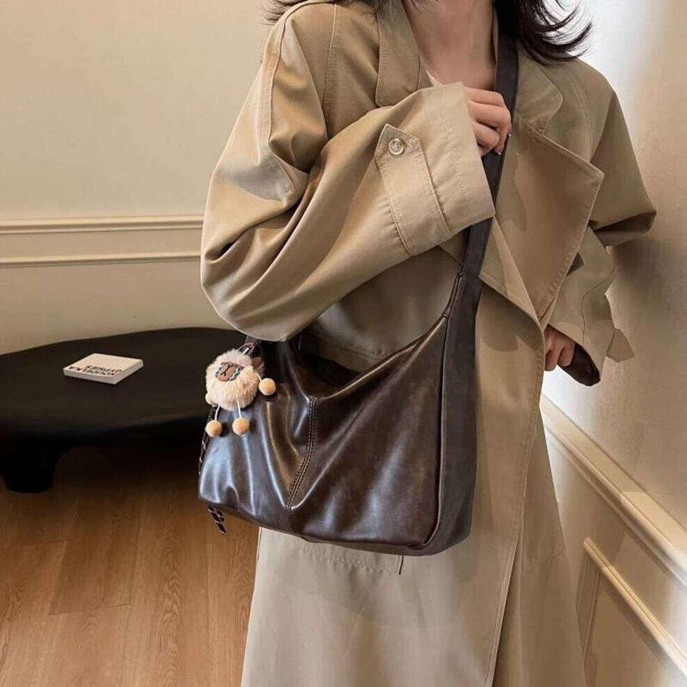 OLOEY New Free Pandent Fashion Women's Crescent Bag High Quality PU Leather Shoulder Waterproof Crossbody Casual Tote Bag