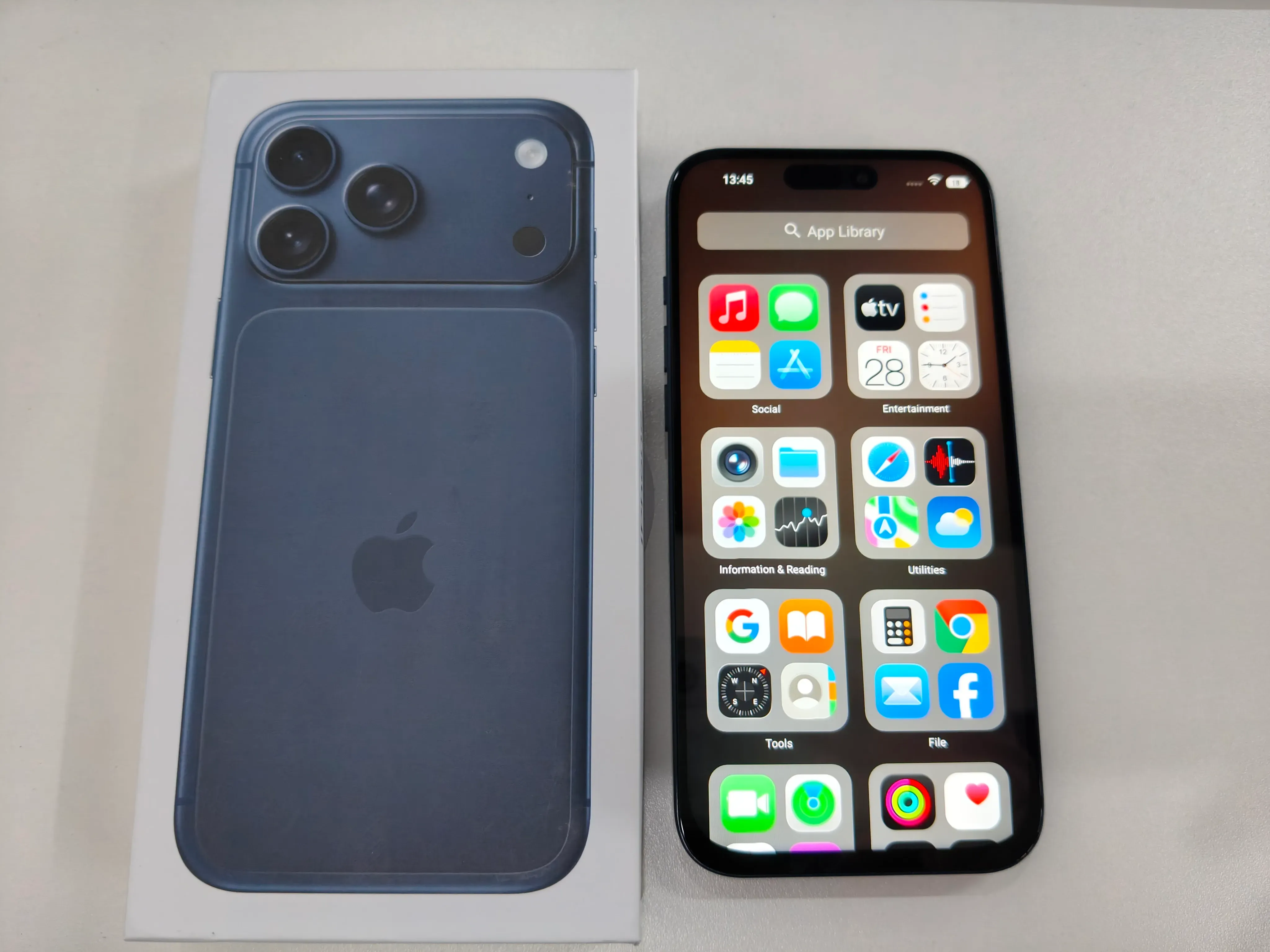 i17 Pro Max 5G Cell Phones 16GB+1TB 6.9 Inch Mobile Phone 512gb Camera 72MP 108MP Face ID Smartphones HD display