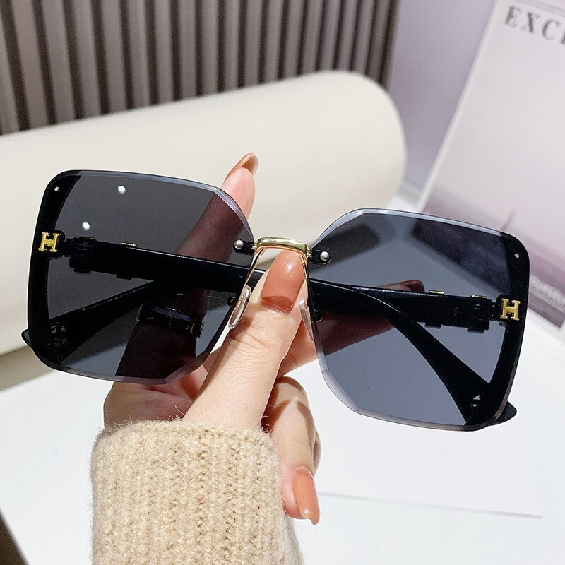 Fashionable Designer Sunglasses Large-frame Women's Sunglasses With Glitter And Starry Design High-end Unique Versatile Sun Protection Glasses Wh