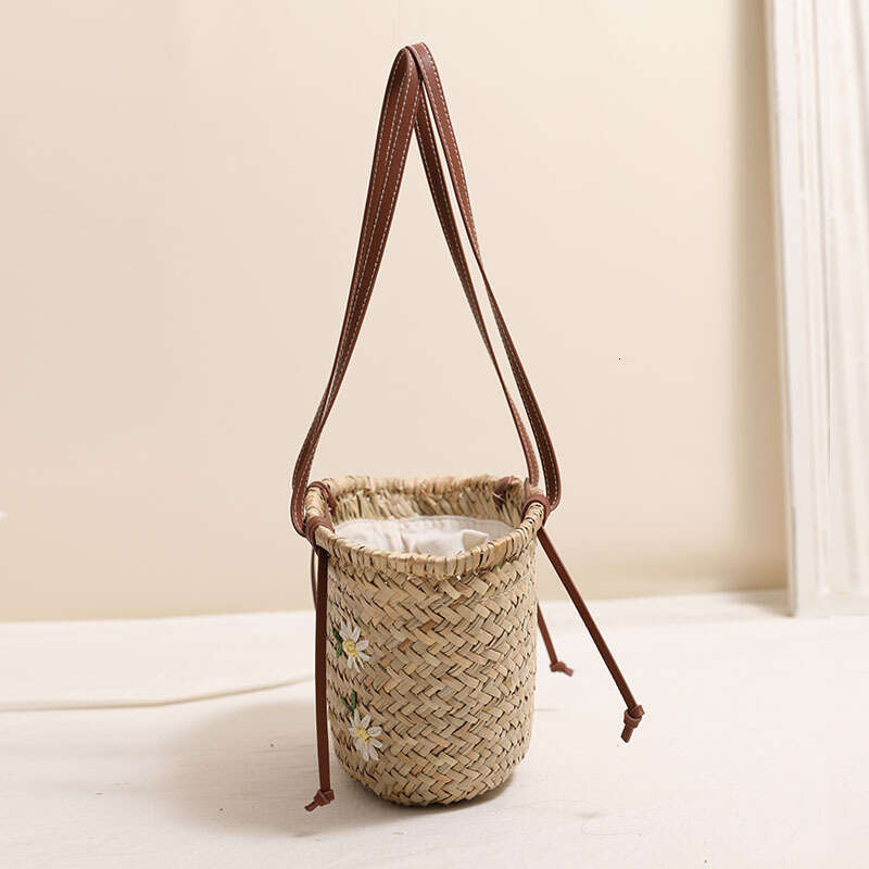 Fresh Floral Embroidery Single Shoulder New Large Capacity Mitsubishi Straw Woven Vacation Beach Bag Kl928