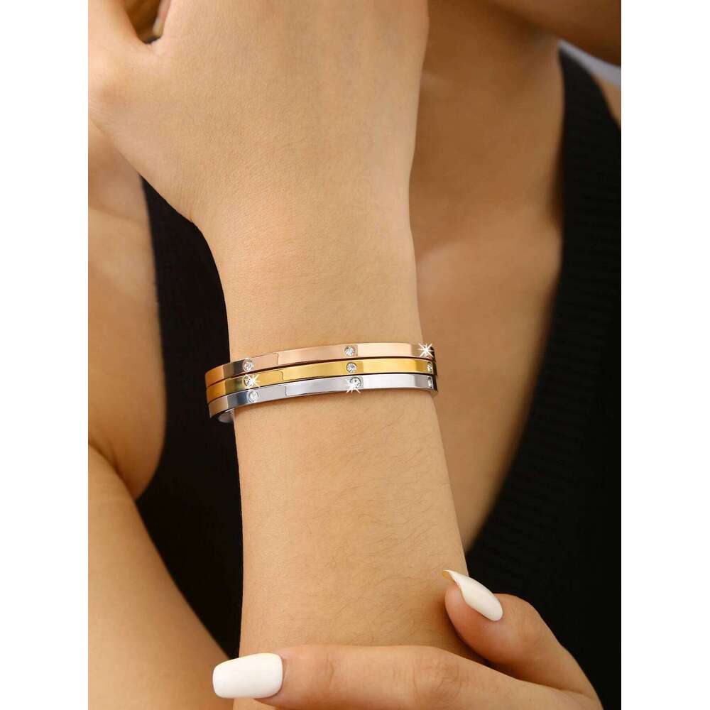 Stylish Minimalist Stainless Steel Bracelet with Cubic Zirconia Inlay, Hypoallergenic Women's Jewelry XJ260303