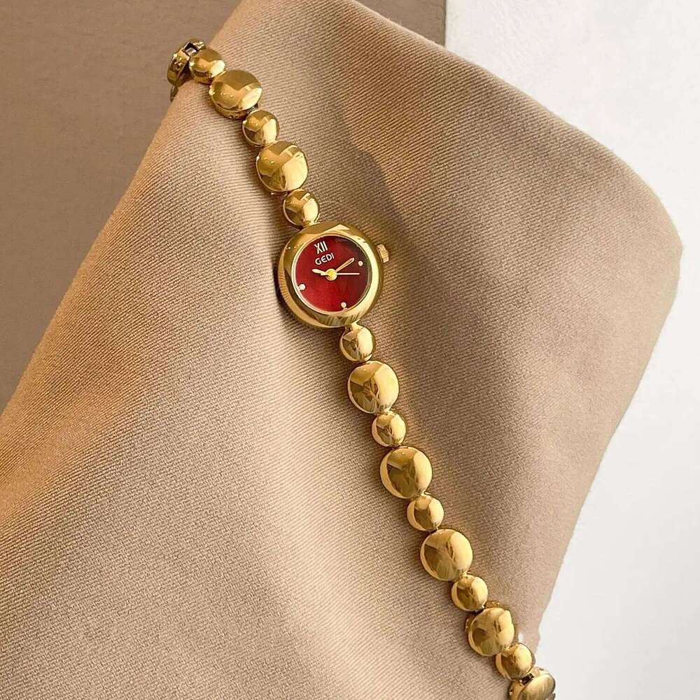 Retro Luxury Encore Red Bracelet-Style Woman Watches with Small Dial, Stainless Steel Band, Water-Resistant Quartz Movement Gift XJ260303