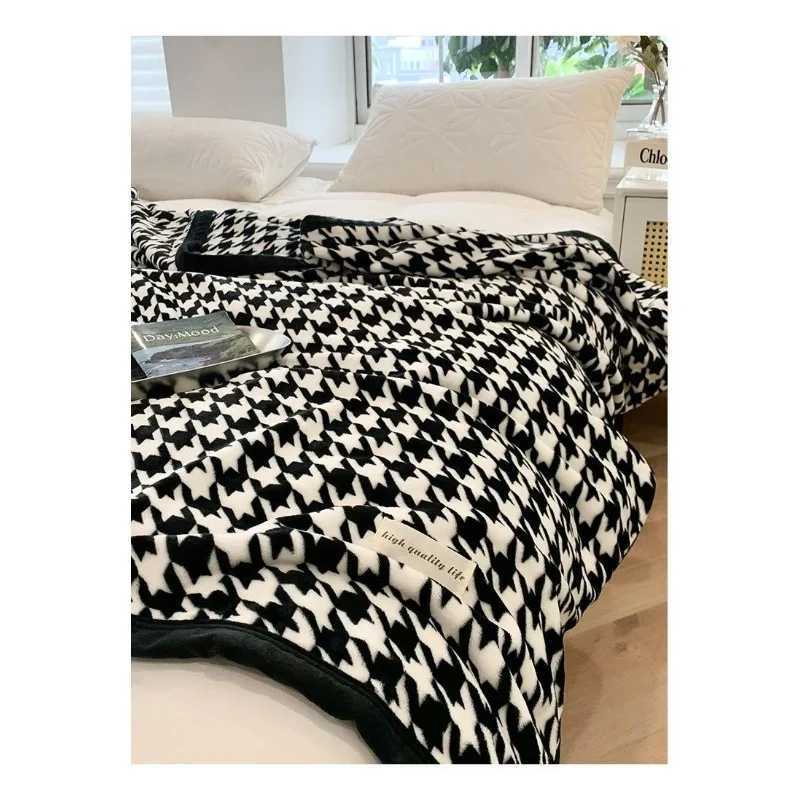 Chessboard Soft Throw Blanket Lightweight Polyester for Bedroom Air Conditioning UseT260304