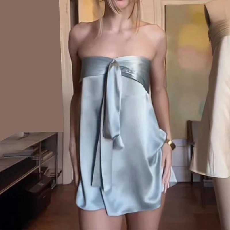 Elegant Sleeveless Slim Pleat Dress Hight Street Fashion Satin Tube Tops Short Dress Summer Solid Off Shoulder Party Mini Dress M260304