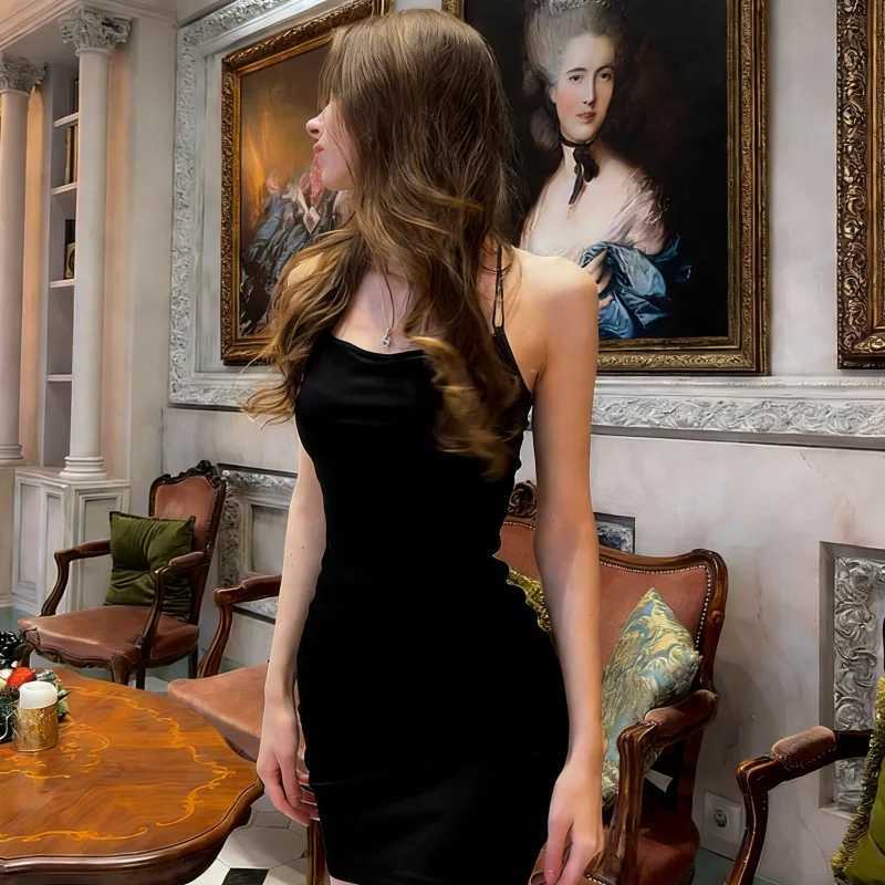 European American Womens Summer Satin Dress One Shoulder Sexy Backless Bodycon Hip Wrap Party Club Mini Dress M260304