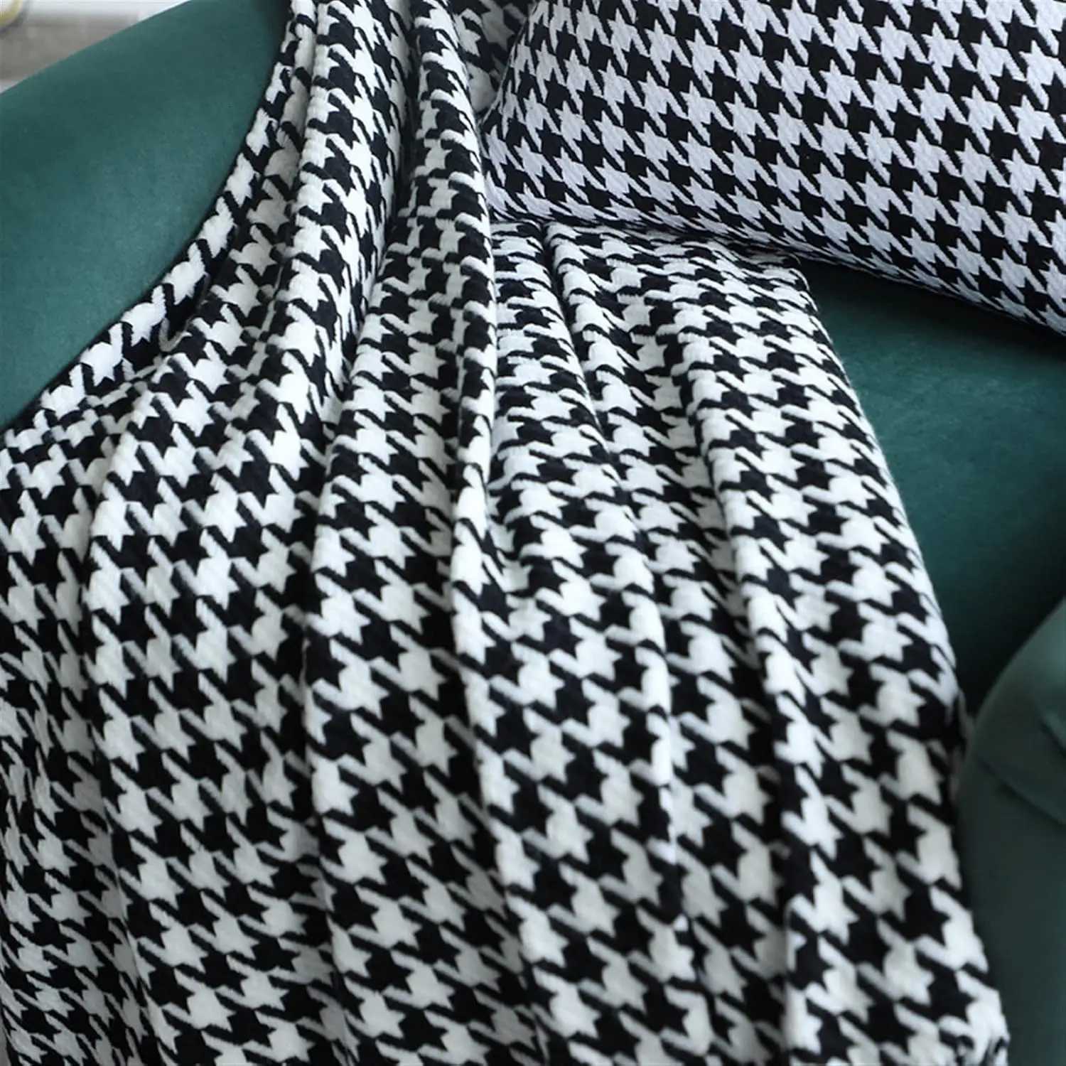 Houndstooth Chunky Blanket Black White Boho Tassel ThrowT260304